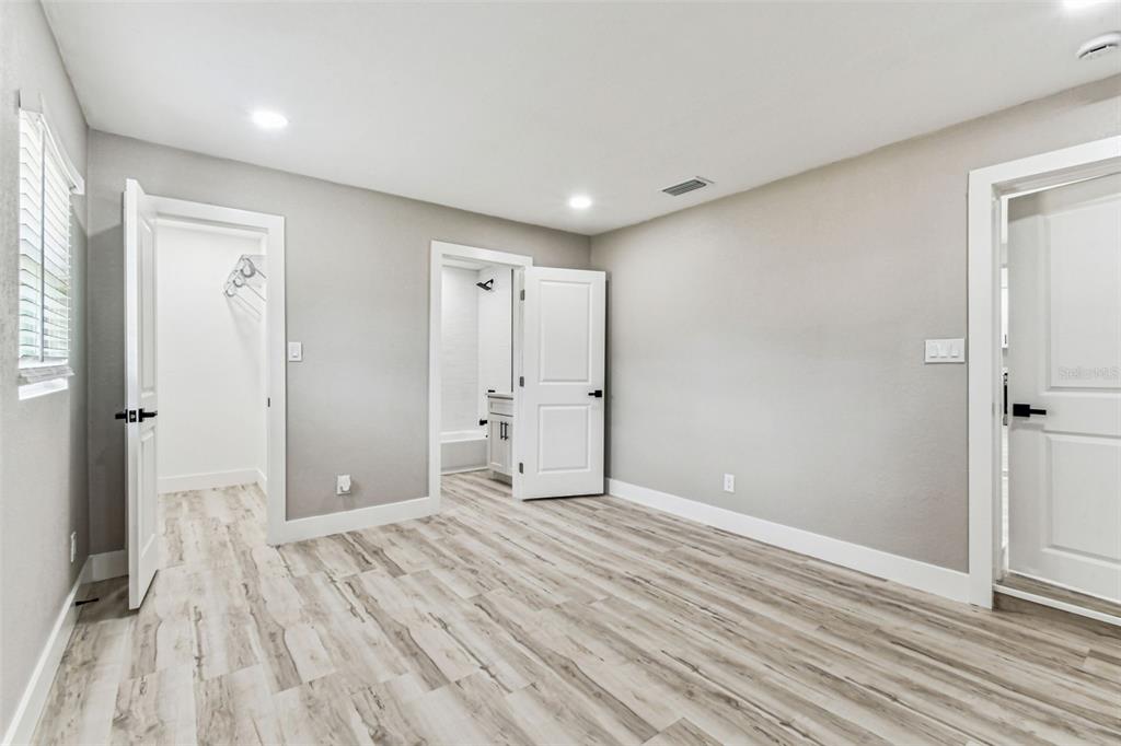 5 West Spanish Main Street Tampa, FL 33609 - Photo 38 of 72 wooden floor in an empty room with wooden floor