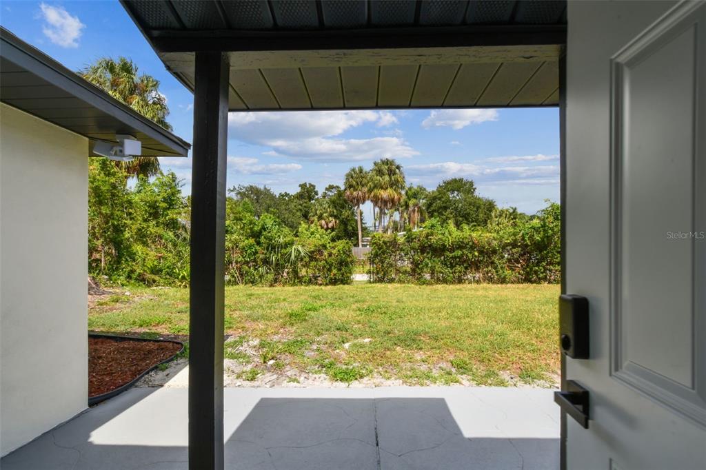 5 West Spanish Main Street Tampa, FL 33609 - Photo 43 of 72 a view of a from a window