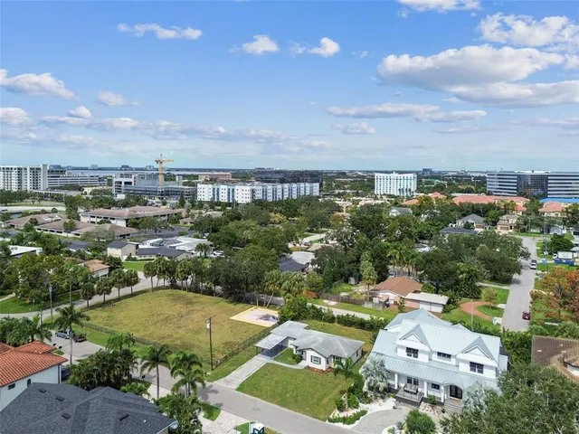 $3,945 | 5 West Spanish Main Street, Tampa, FL 33609