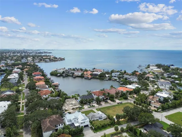 $3,945 | 5 West Spanish Main Street, Tampa, FL 33609