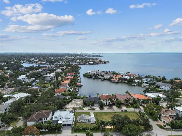 $3,945 | 5 West Spanish Main Street, Tampa, FL 33609