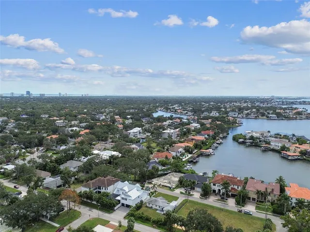 $3,945 | 5 West Spanish Main Street, Tampa, FL 33609