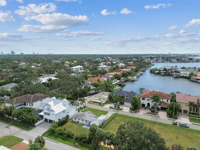 $3,945 | 5 West Spanish Main Street, Tampa, FL 33609