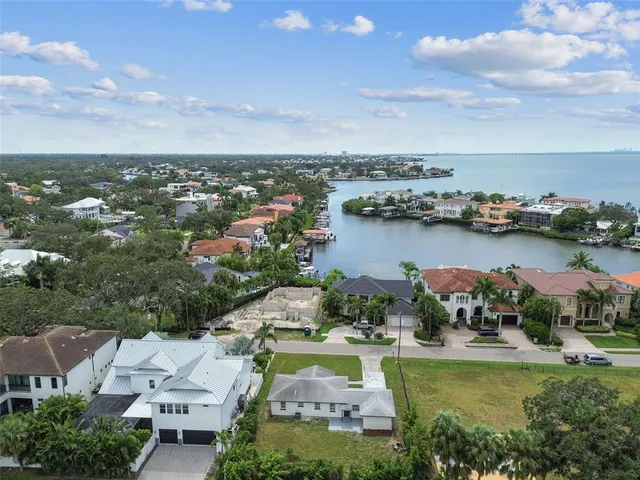 $3,945 | 5 West Spanish Main Street, Tampa, FL 33609