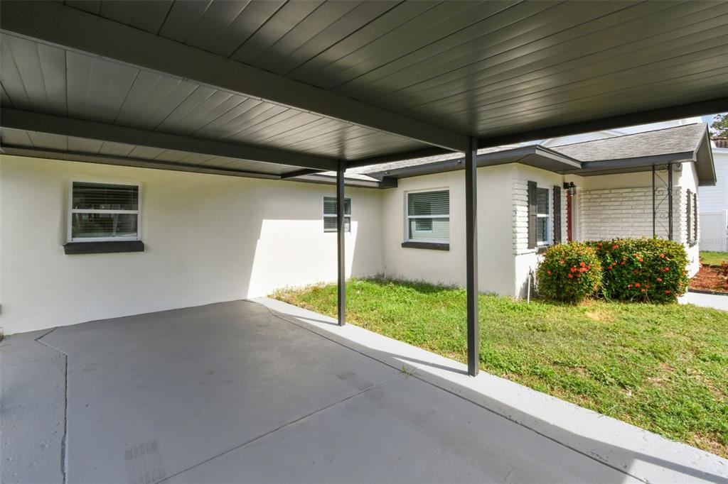 5 West Spanish Main Street Tampa, FL 33609 - Photo 8 of 72 a view of a porch