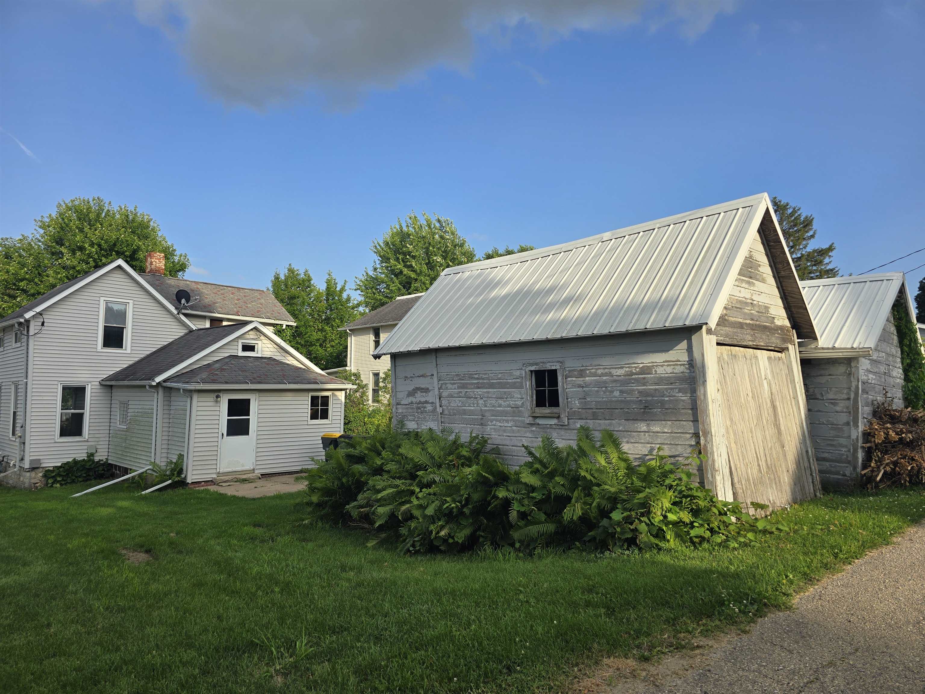 335 South Adams Street Lancaster, WI 53813 - Photo 5 of 25