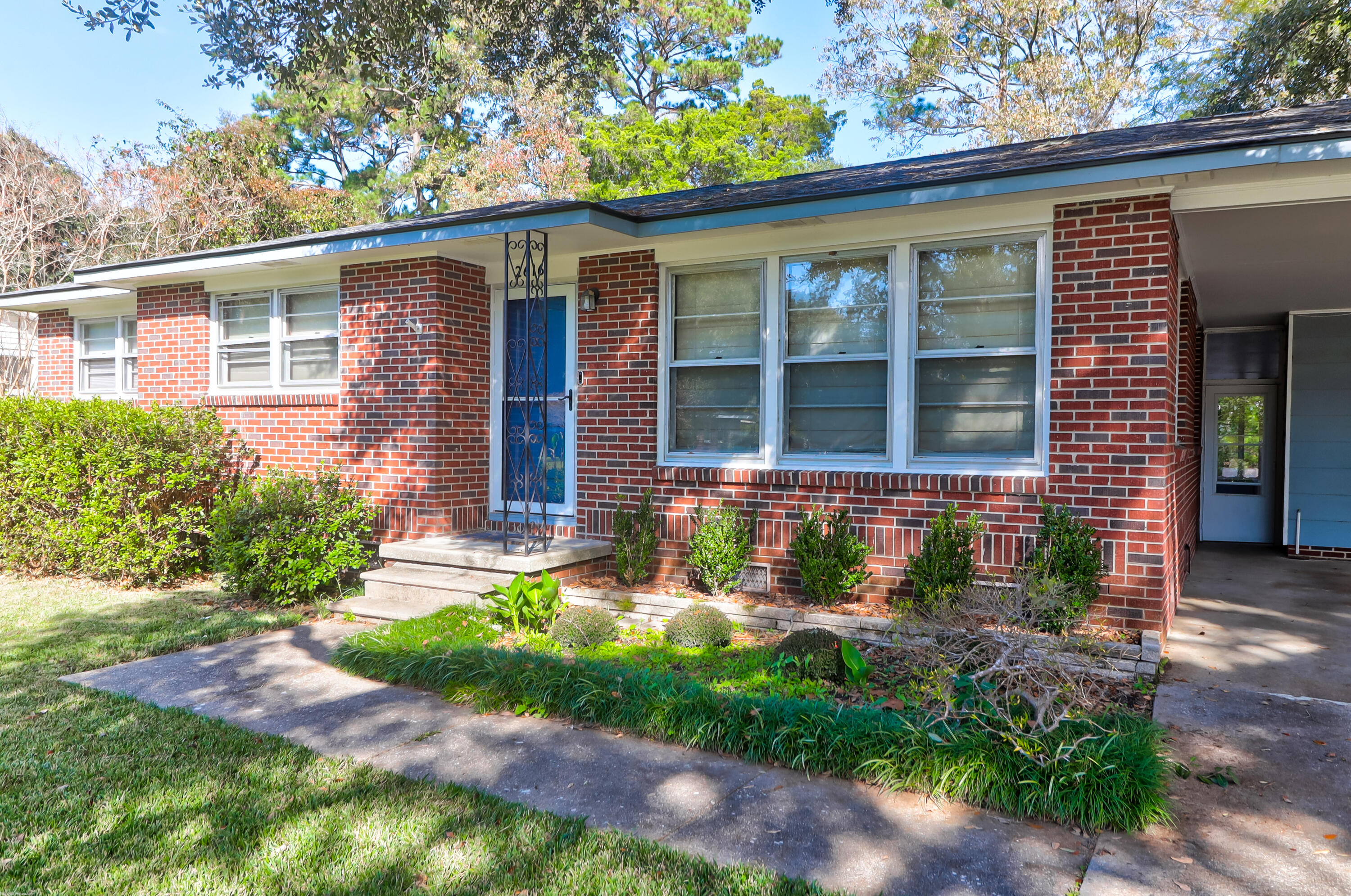 2616 Ridgewood Avenue Charleston, SC 29414 - Photo 2 of 20 2616 Ridgewood -Tidalcreekphoto- (6) (1)