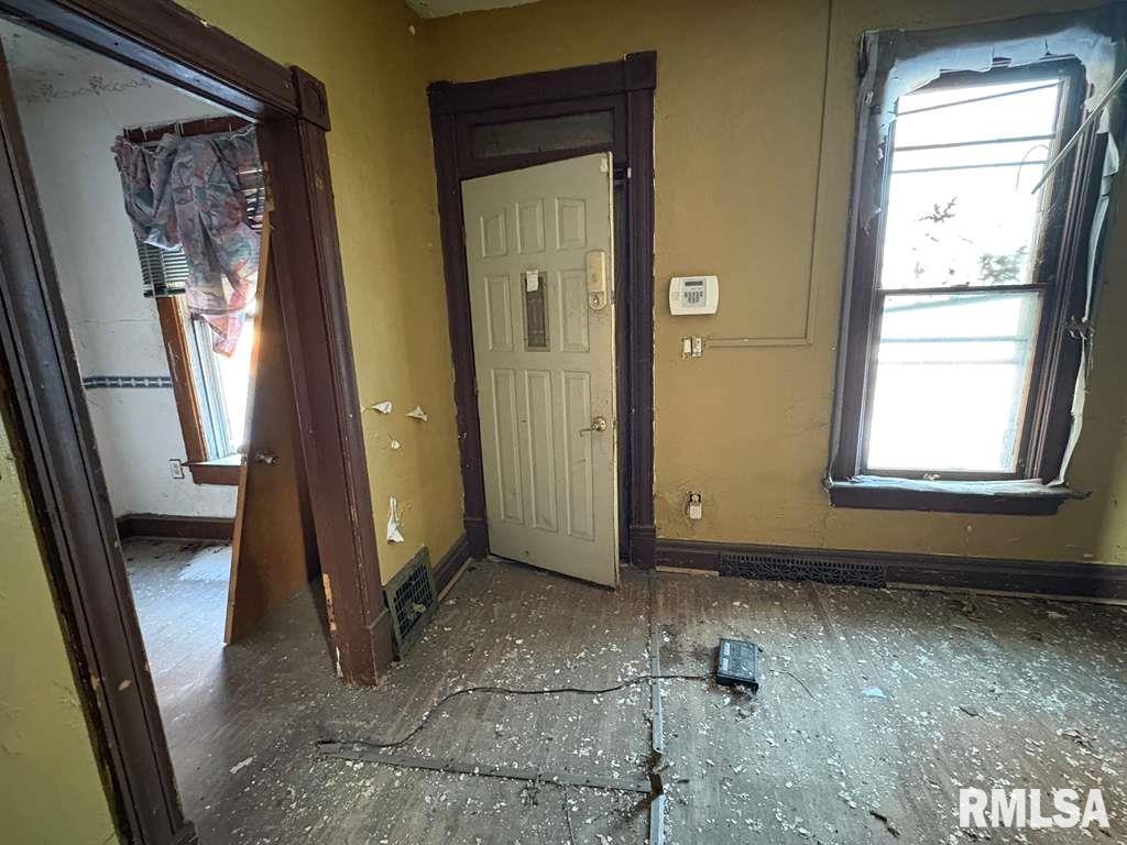 720 11th Avenue Rock Island, IL 61201 - Photo 12 of 17