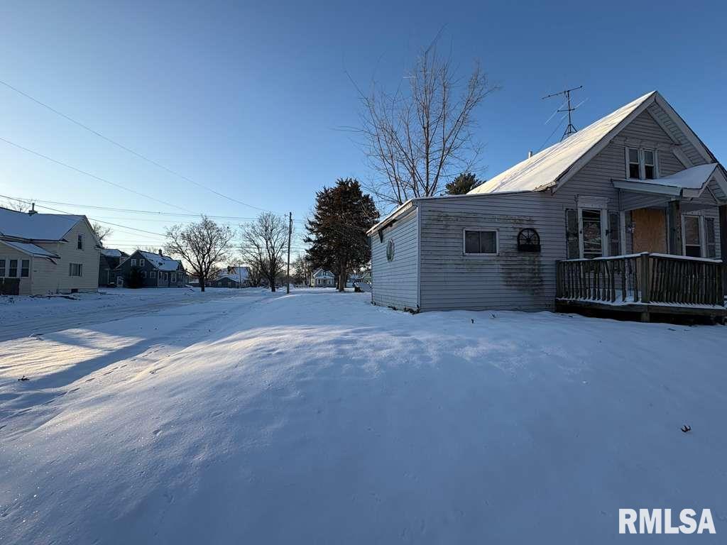 720 11th Avenue Rock Island, IL 61201 - Photo 2 of 17