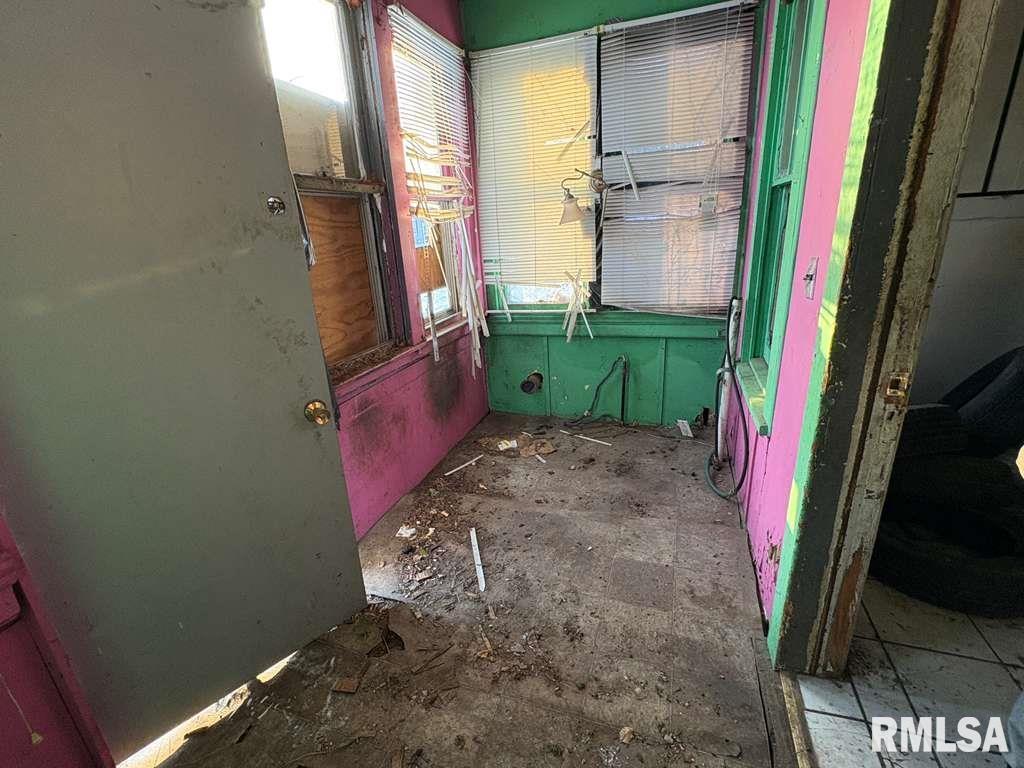 720 11th Avenue Rock Island, IL 61201 - Photo 8 of 17