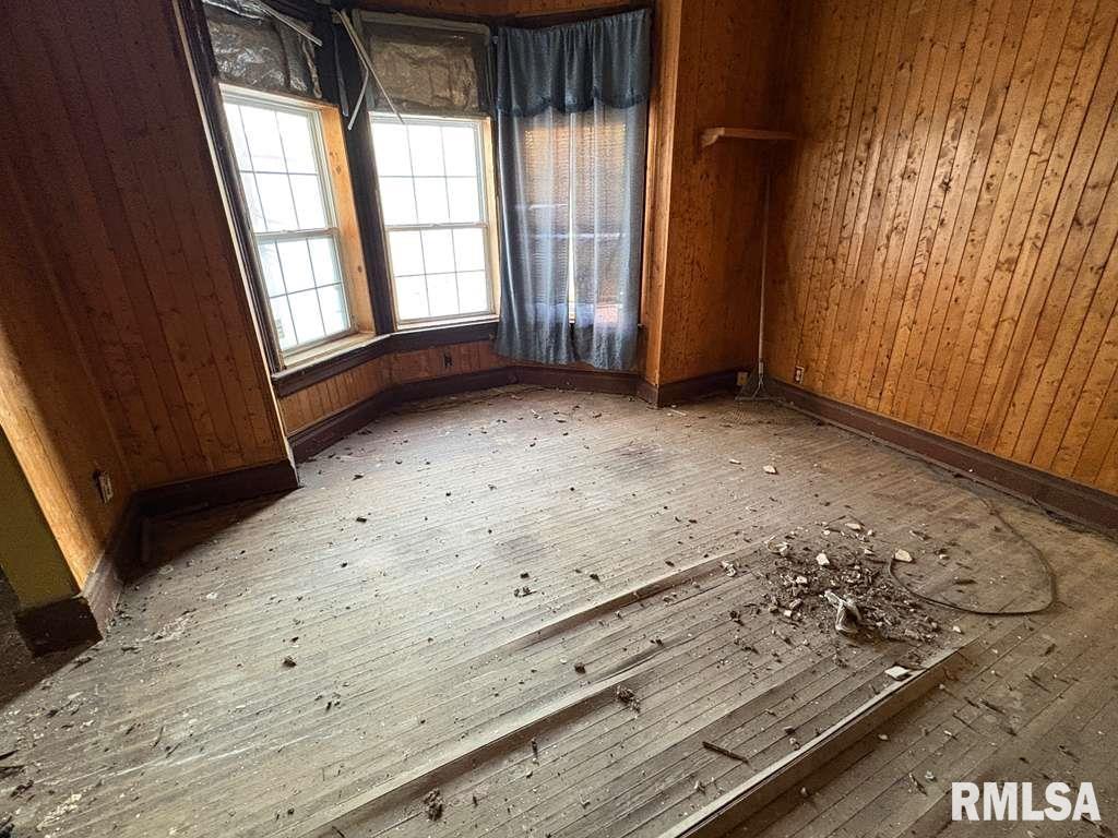 720 11th Avenue Rock Island, IL 61201 - Photo 10 of 17