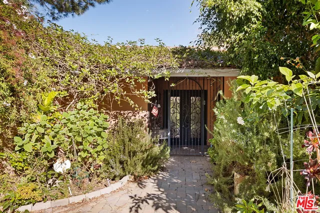 $1,800,000 | 5863 Bonsall Drive, Malibu, CA 90265