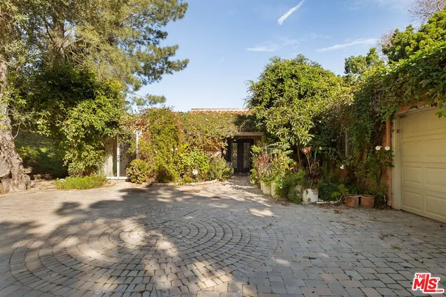 $1,800,000 | 5863 Bonsall Drive, Malibu, CA 90265