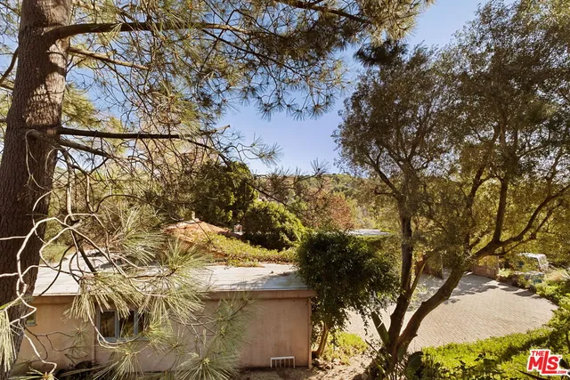 $1,800,000 | 5863 Bonsall Drive, Malibu, CA 90265