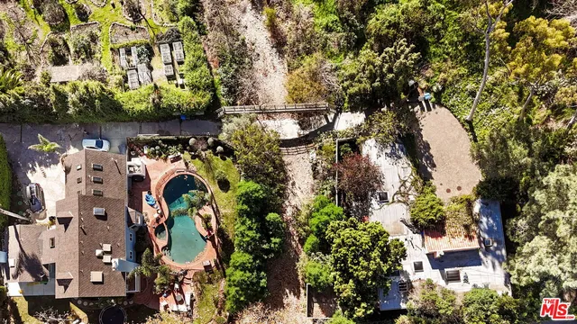 $1,800,000 | 5863 Bonsall Drive, Malibu, CA 90265