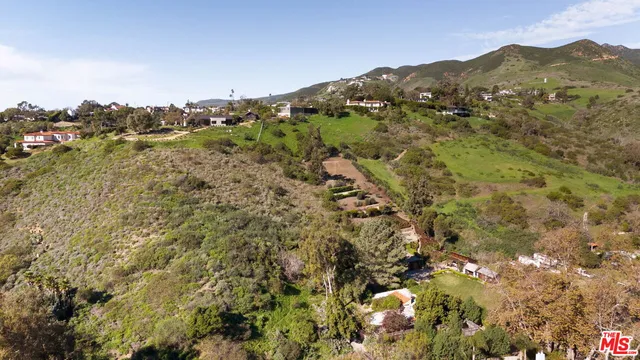 $1,800,000 | 5863 Bonsall Drive, Malibu, CA 90265