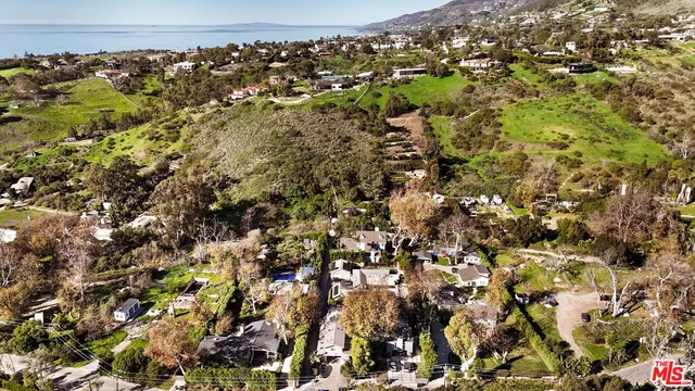 $1,800,000 | 5863 Bonsall Drive, Malibu, CA 90265
