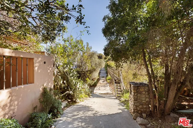 $1,800,000 | 5863 Bonsall Drive, Malibu, CA 90265
