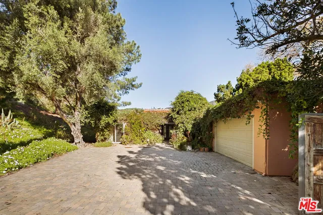 $1,800,000 | 5863 Bonsall Drive, Malibu, CA 90265