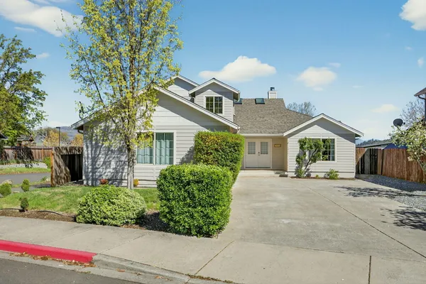 $477,700 | 1044 Havenwood Drive, Eagle Point, OR 97524