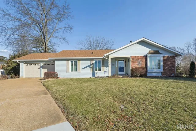 $379,900 | 4 Parkrose Court, Ballwin, MO 63011