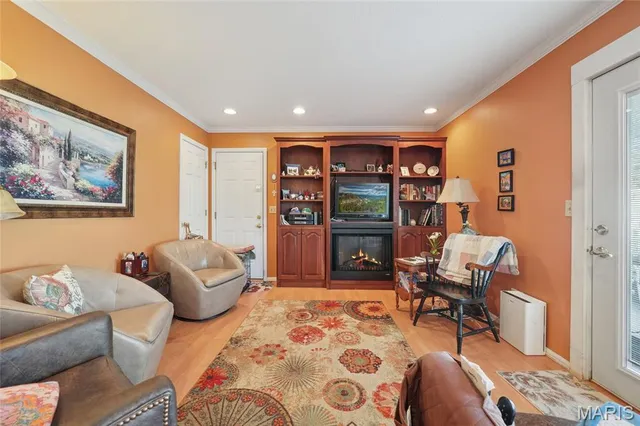 $379,900 | 4 Parkrose Court, Ballwin, MO 63011