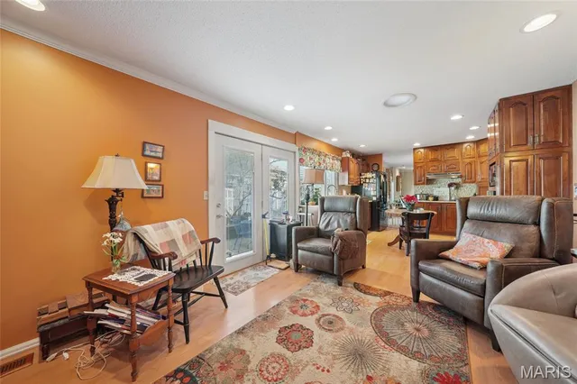 $379,900 | 4 Parkrose Court, Ballwin, MO 63011