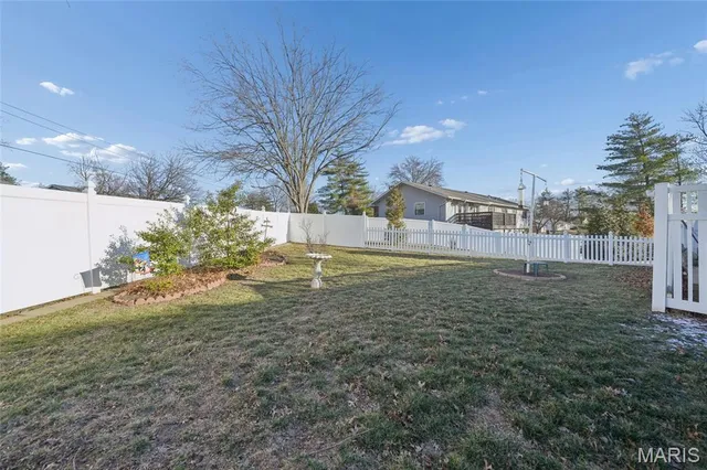 $379,900 | 4 Parkrose Court, Ballwin, MO 63011