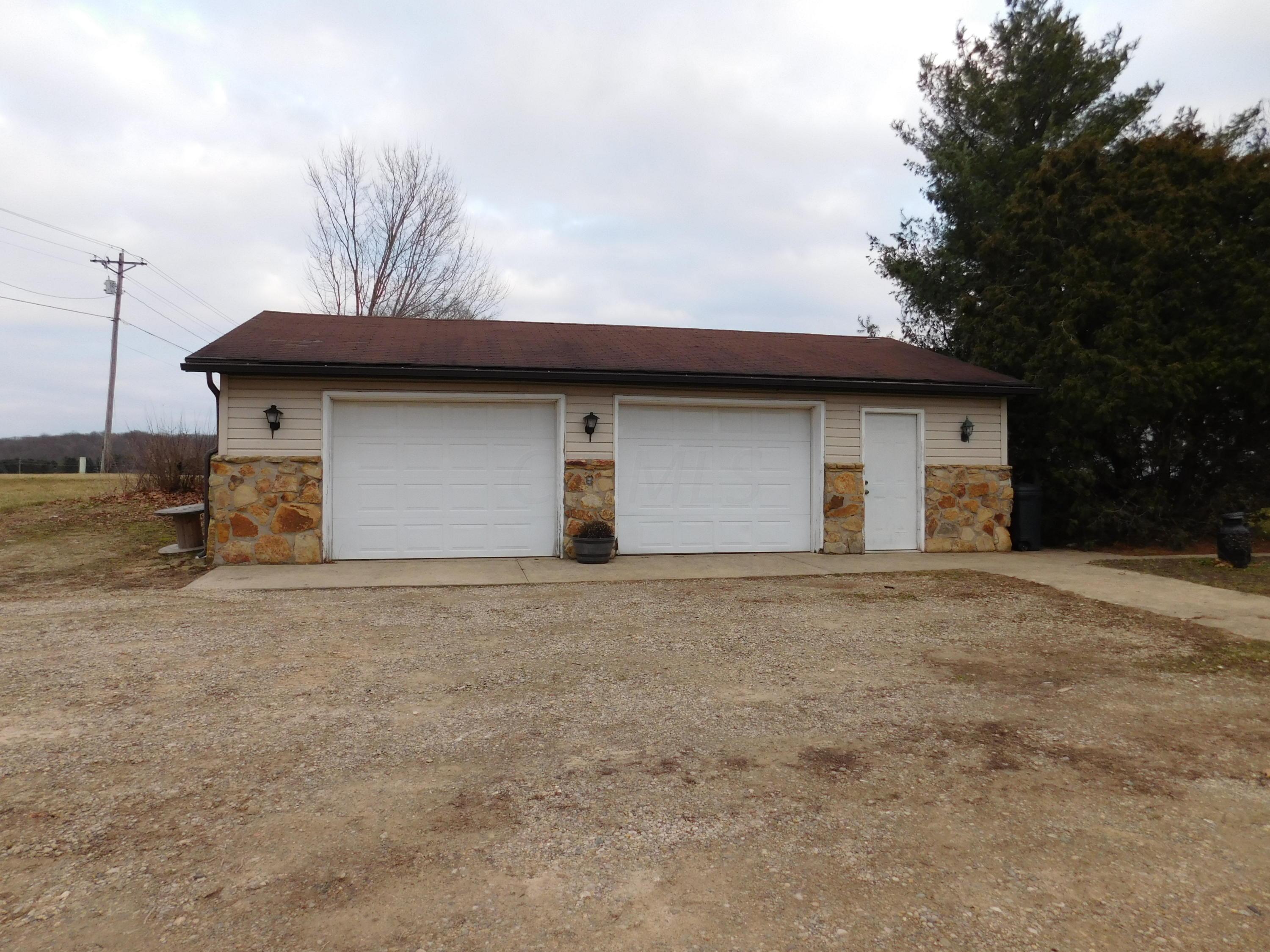 1174 Crouse Chapel Road Chillicothe, OH 45601 - Photo 4 of 40