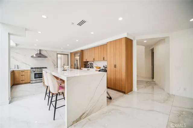 a close view of sink and tap