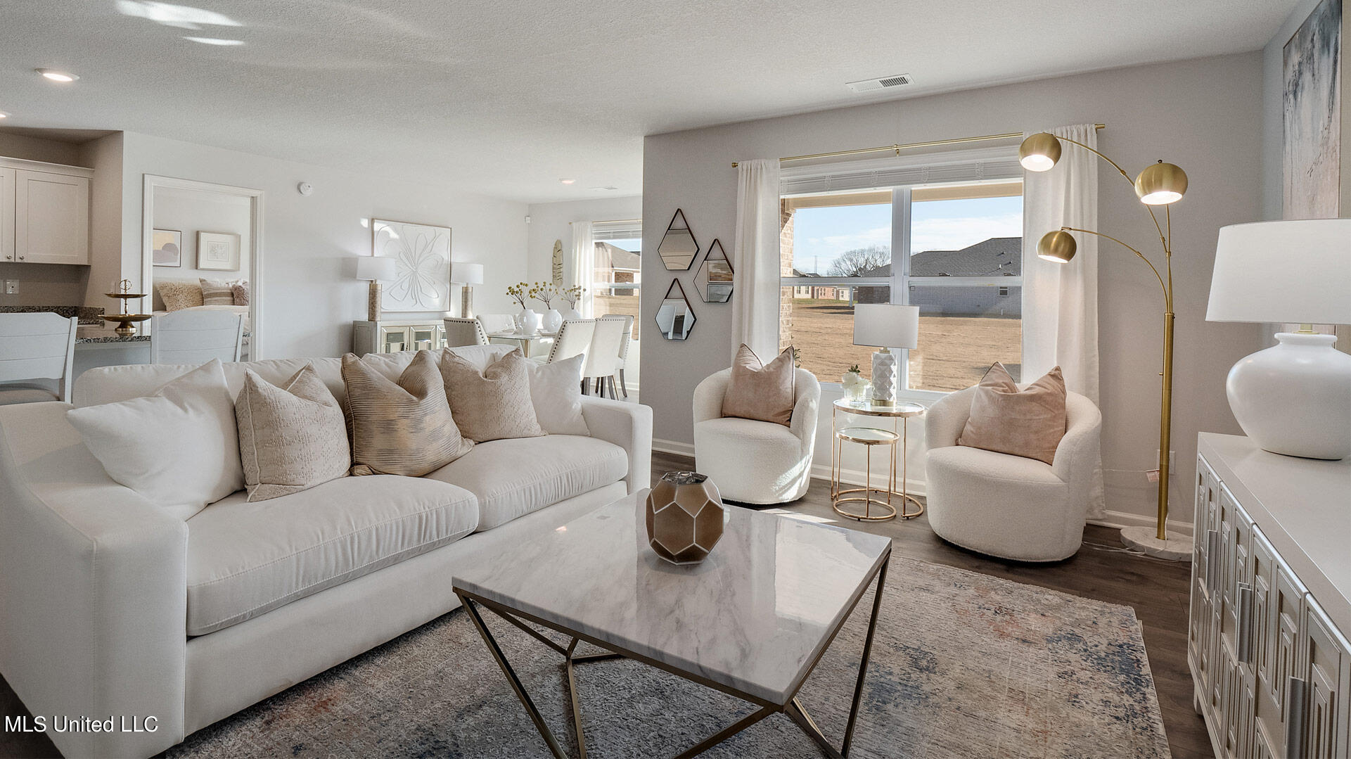 9 Thorn Tree Street Byhalia, MS 38611 - Photo 8 of 20 15_TN_Memphis_Cayce-Pointe_Living-Room