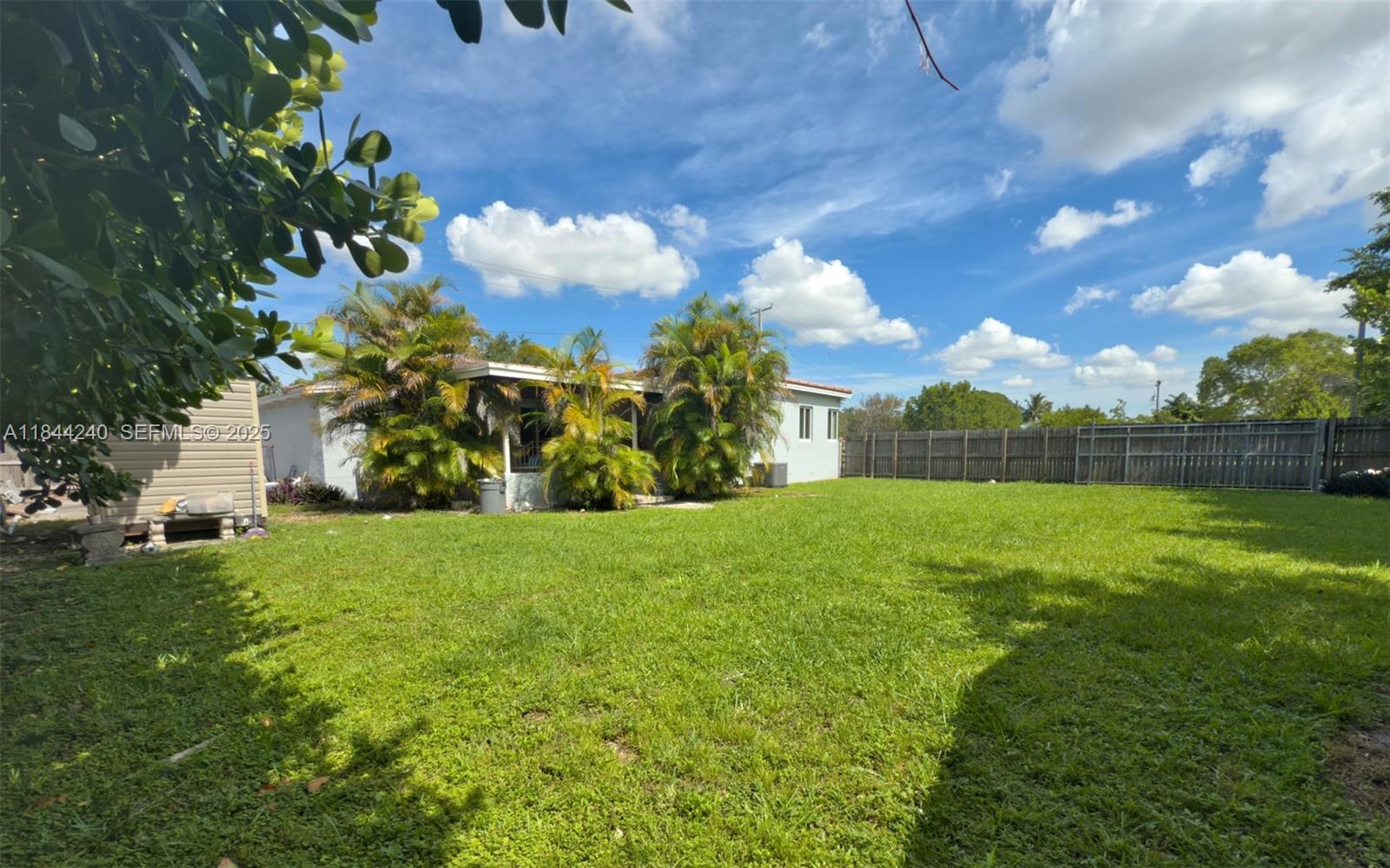 6290 Southwest 37th Street Miami, FL 33155 - Photo 10 of 34 Gallery Image 10