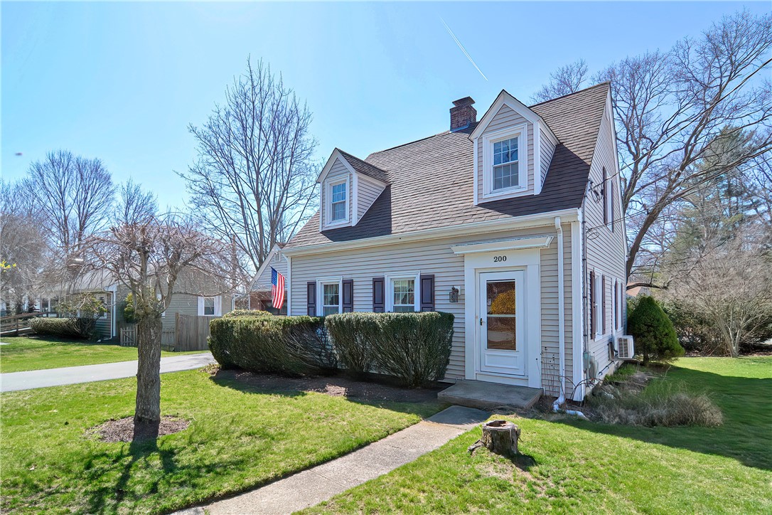 200 Old Mendon Road Cumberland, RI 02864 - Photo 2 of 39