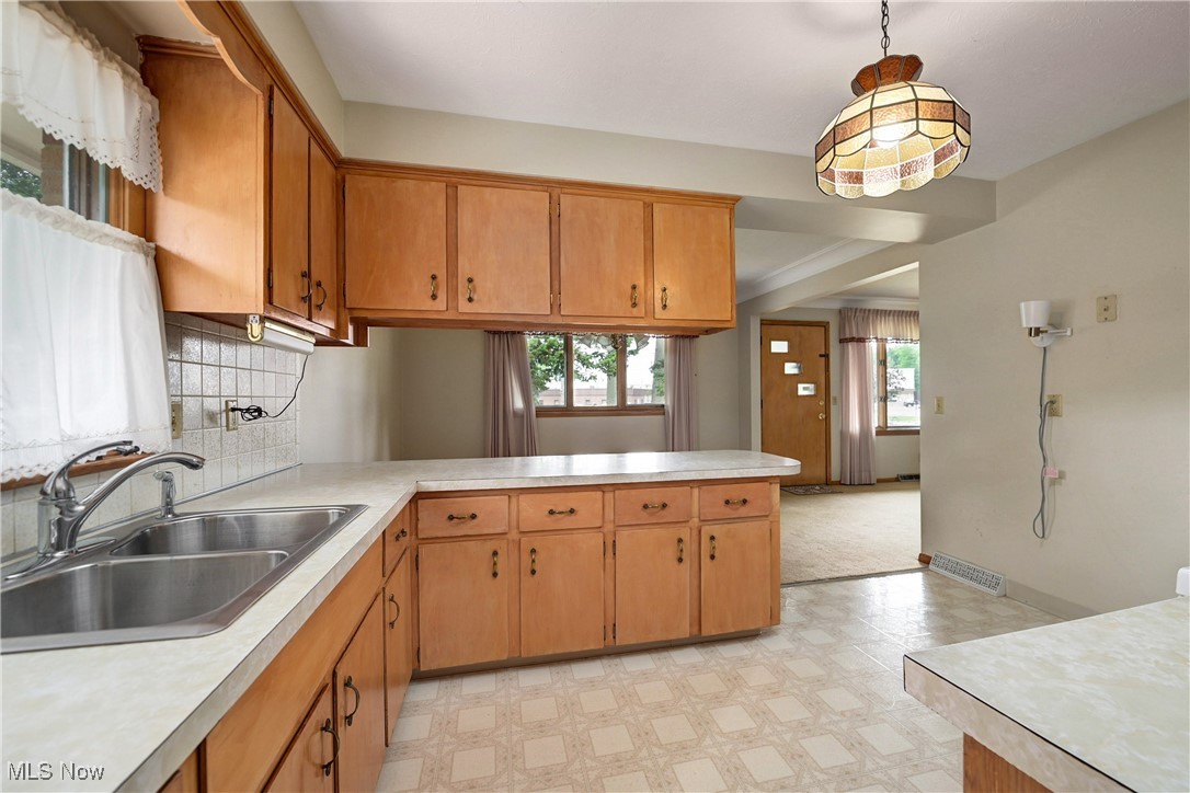 4505 Tiedeman Road Cleveland, OH 44144 - Photo 4 of 42 Gallery Image 4