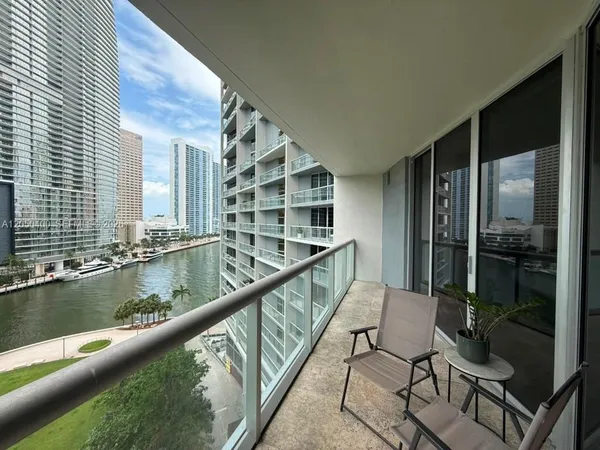 $3,600 | 475 Brickell Avenue, Unit 1012, Miami, FL 33131