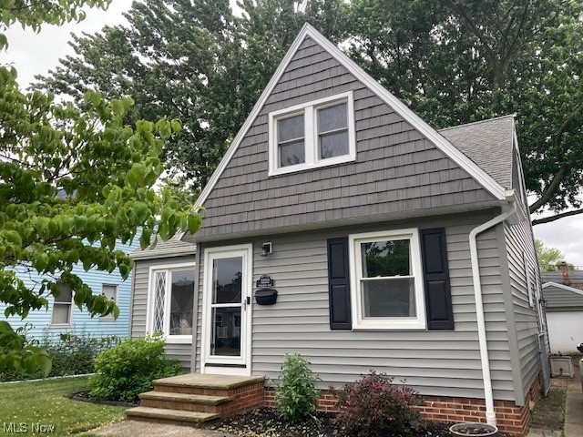 32212 Dickerson Road Willowick, OH 44095 - Photo 2 of 28 Newer Siding