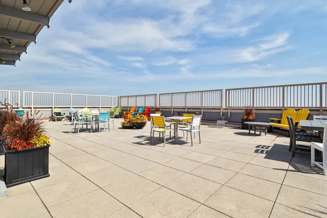 $219,000 | 6157 North Sheridan Road, Unit 3M, Chicago, IL 60660