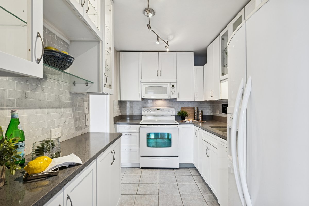 6157 North Sheridan Road, Unit 3M Chicago, IL 60660 - Photo 2 of 25