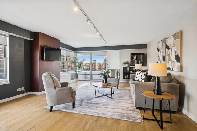 $219,000 | 6157 North Sheridan Road, Unit 3M, Chicago, IL 60660