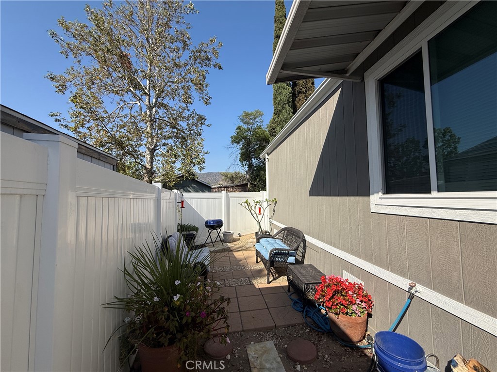 1550 Rory Lane Simi Valley, CA 93063 - Photo 23 of 26 a view of outdoor space and yard
