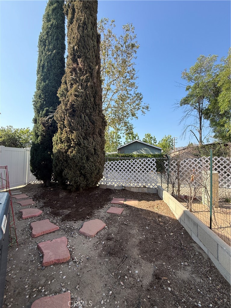 1550 Rory Lane Simi Valley, CA 93063 - Photo 26 of 26 a view of a yard with plants and trees