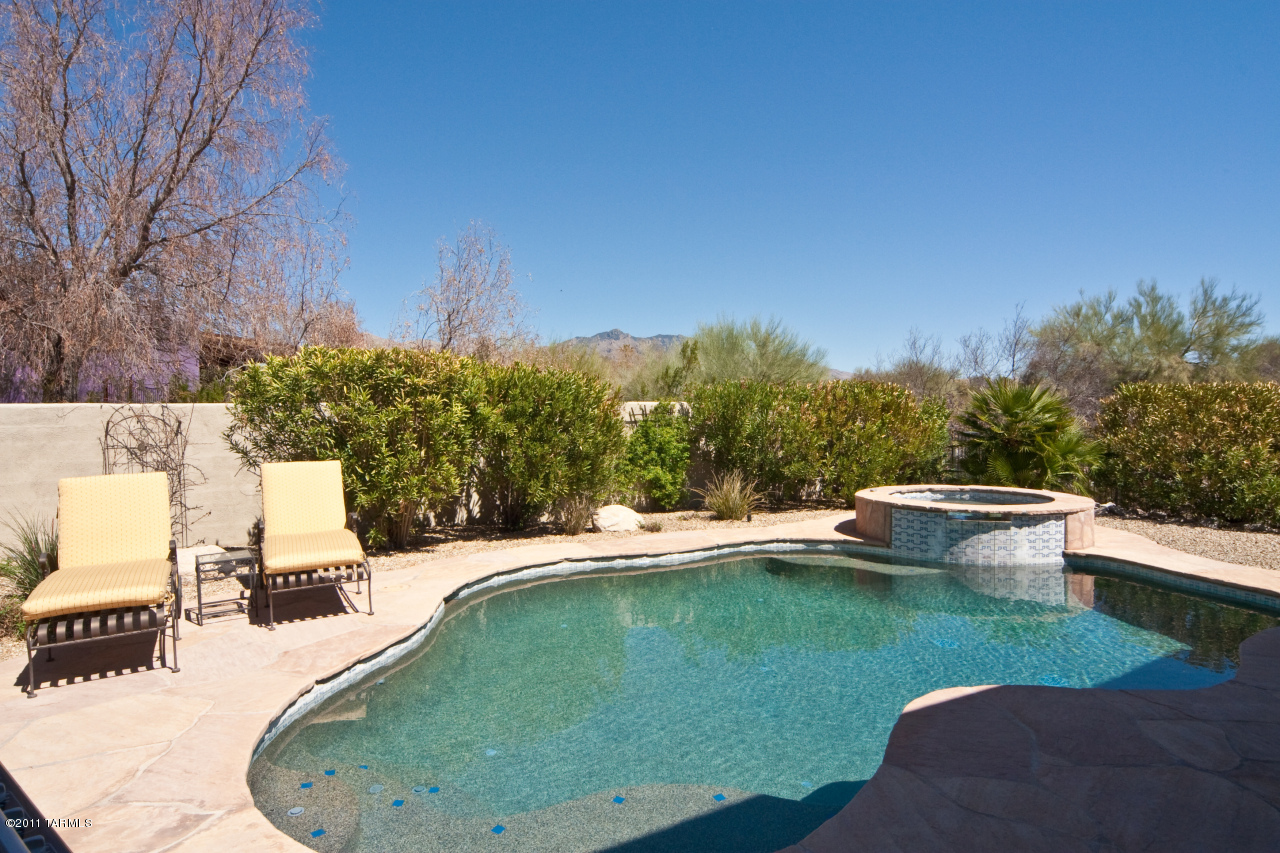 6054 North Panorama Ridge Place Tucson, AZ 85704 - Photo 21 of 36