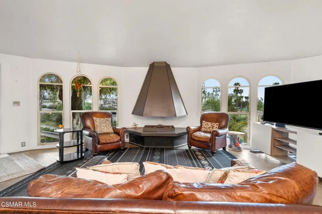 $1,190,000 | 2001 Alessandro Drive, Ventura, CA 93001