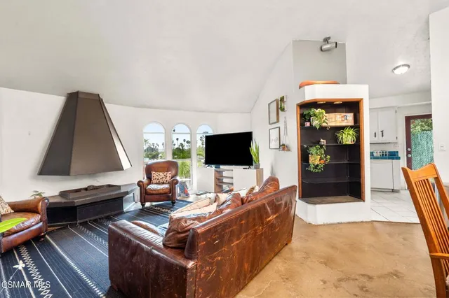 $1,190,000 | 2001 Alessandro Drive, Ventura, CA 93001