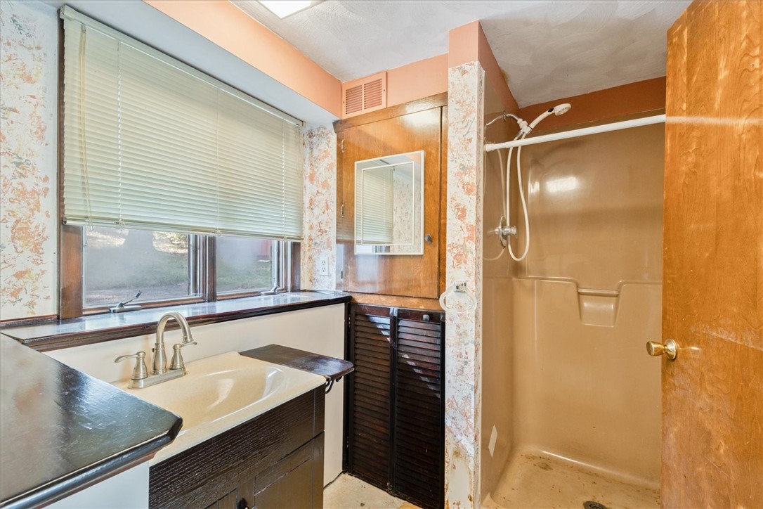 10 Midway Street Scituate, RI 02857 - Photo 17 of 35 Full Bath with Laundry