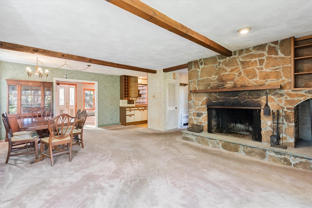 10 Midway Street Scituate, RI 02857 - Photo 4 of 35