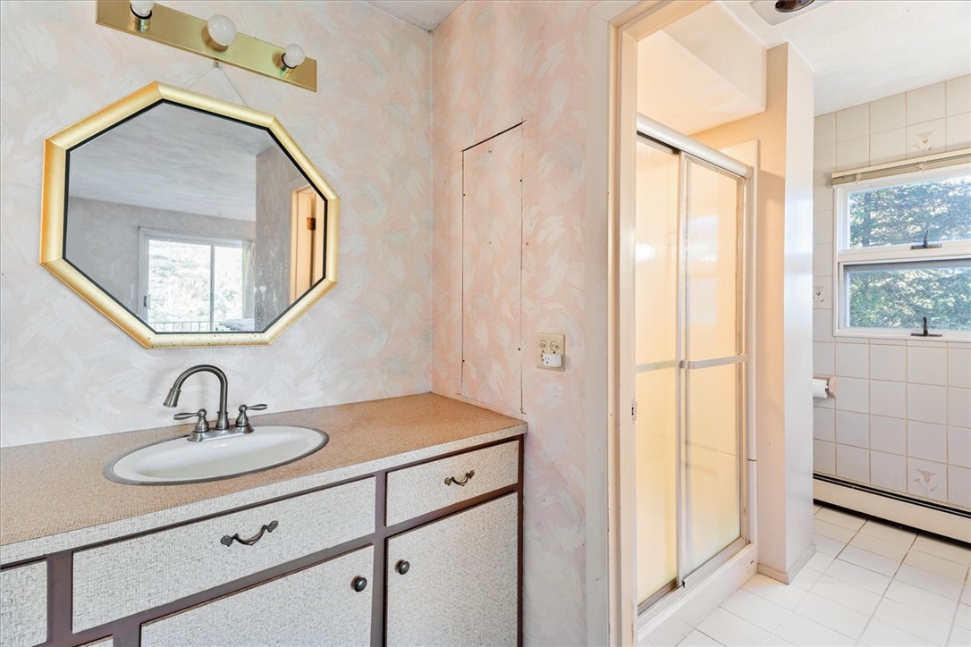 10 Midway Street Scituate, RI 02857 - Photo 10 of 35 En-suite bath