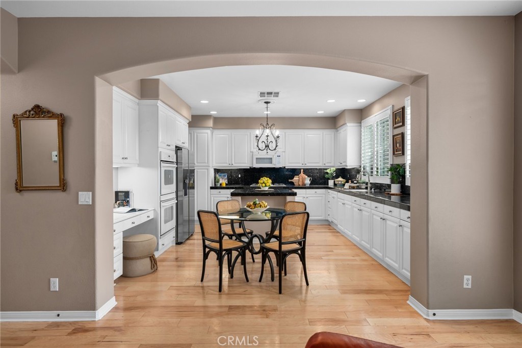 5497 Glen Ridge Court Rancho Cucamonga, CA 91739 - Photo 16 of 70 kitchen