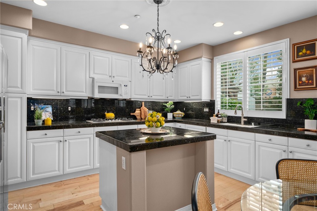 5497 Glen Ridge Court Rancho Cucamonga, CA 91739 - Photo 18 of 70 elegant lighting