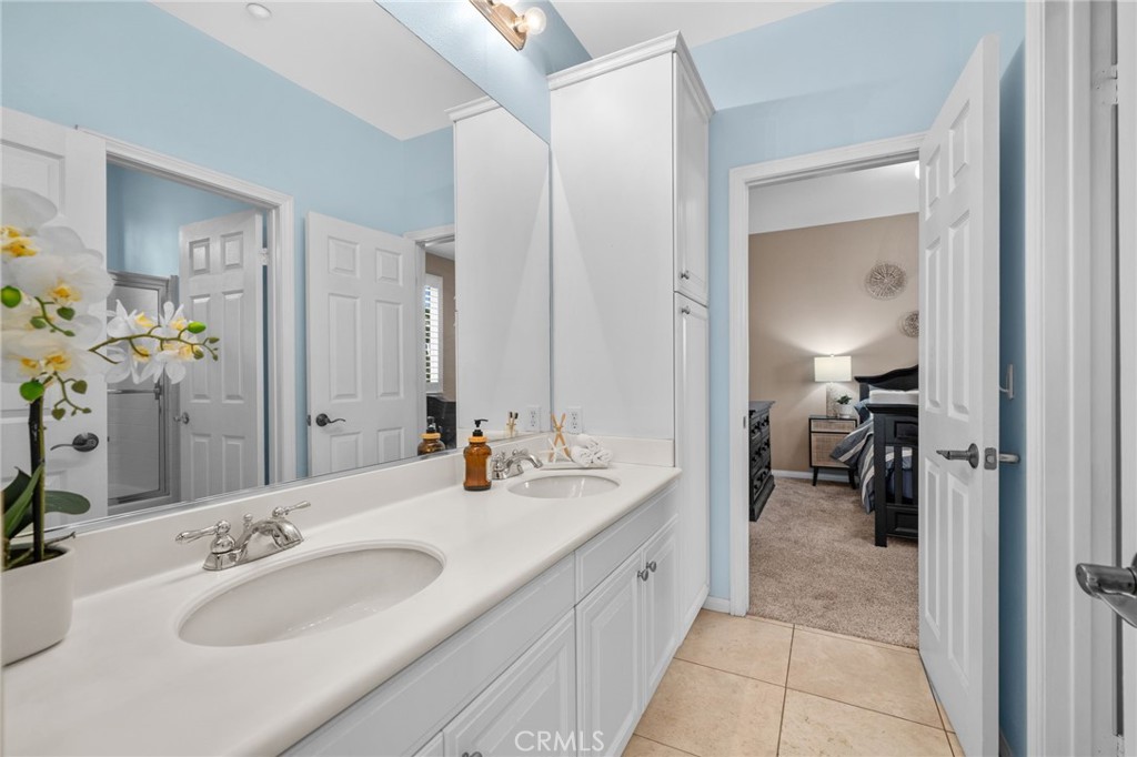 5497 Glen Ridge Court Rancho Cucamonga, CA 91739 - Photo 39 of 70 Jack and Jill bath with dual sinks